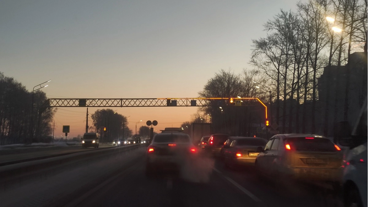 Что значат буквы на новых светофорах и почему из-за них ошибаются даже опытные водители? Запомните раз и навсегда