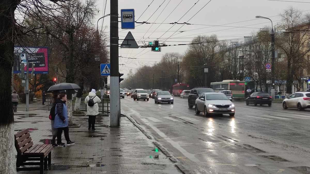 Зарядят одни дожди — нас зальёт? Синоптики обновили прогноз для Центральной России на неделю