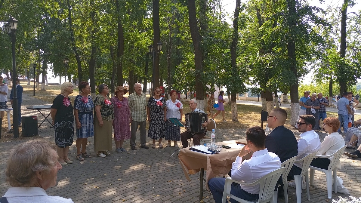 Безопасный спорт для пенсионеров: 4 вида активности, которые не убьют суставы