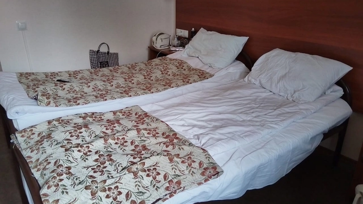 Зачем в СССР делали пододеяльники с вырезом посередине: 3 неожиданные версии, о которых вы не знали 