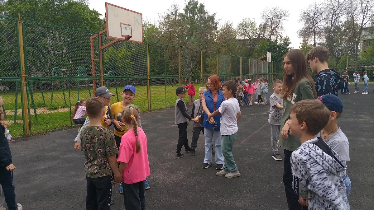 Перестаньте бегать за детьми: одна фраза, которая вернёт уважение взрослых детей