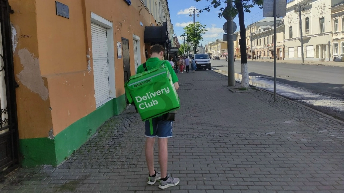 Во Владимире школьники предпочитают работать курьерами и в общепите
