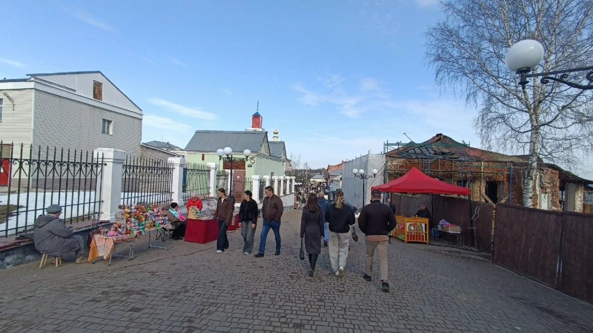 Метеозависимые, готовьтесь — придётся несладко: уже в ближайшие часы "ударит" магнитная буря. Свежий прогноз учёных