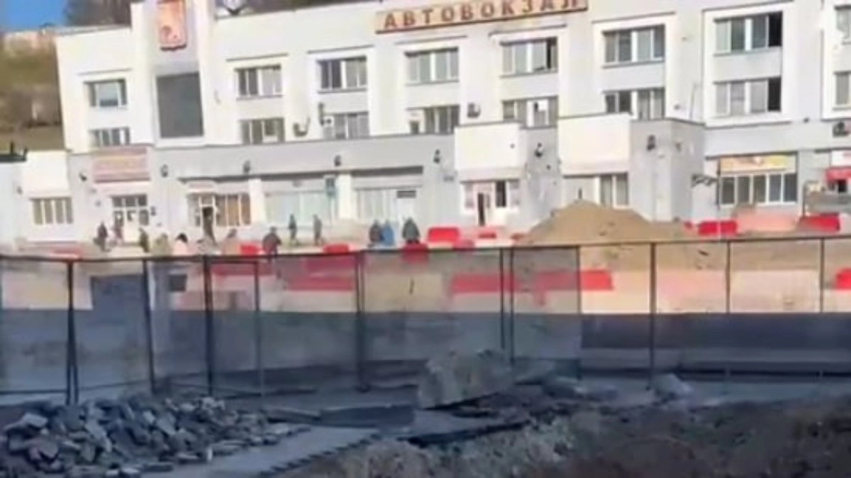 На Вокзальной площади во Владимире увеличили количество техники для ремонта