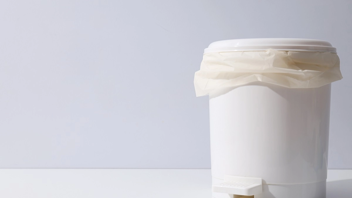 Кашпо и контейнеры за копейки: майонезные ведёрка не выкидываю — делаю из них стильные вещи для дома и дачи