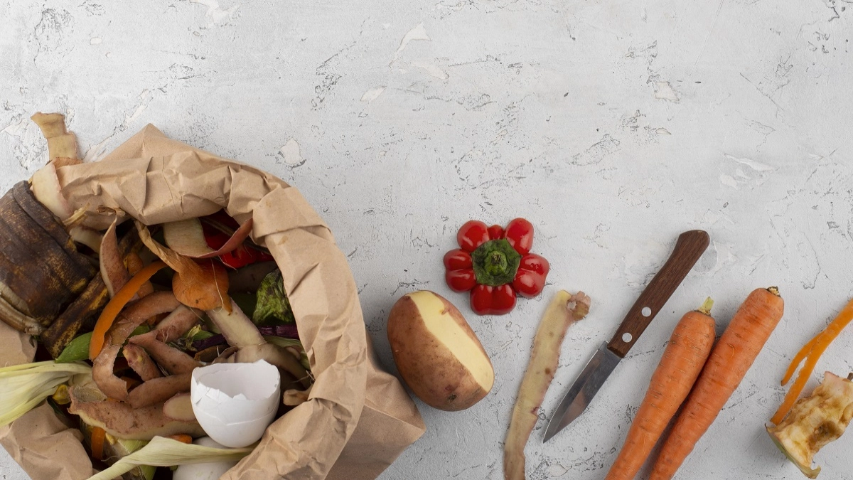 Весной не трачу деньги на дорогие удобрения и получаю супер-урожай без химии: это лучшее удобрение для огорода