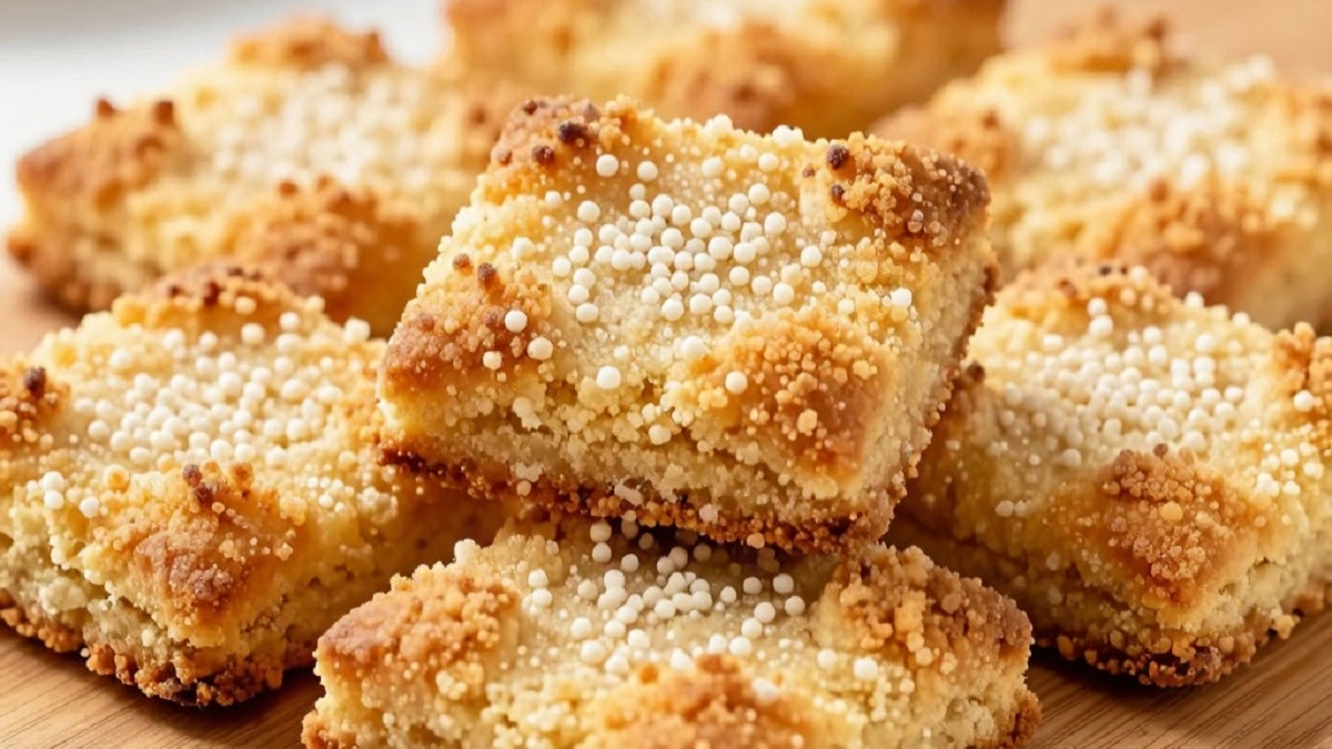 Вы до сих пор покупаете печенье? Зря! Кефир, мука и 15 минут — и на столе гора нежной выпечки к чаю