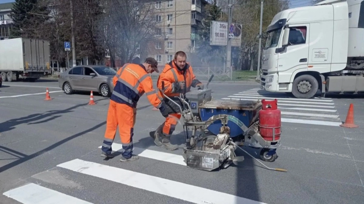 Владимирские дорожники обновили разметки на нескольких улицах города