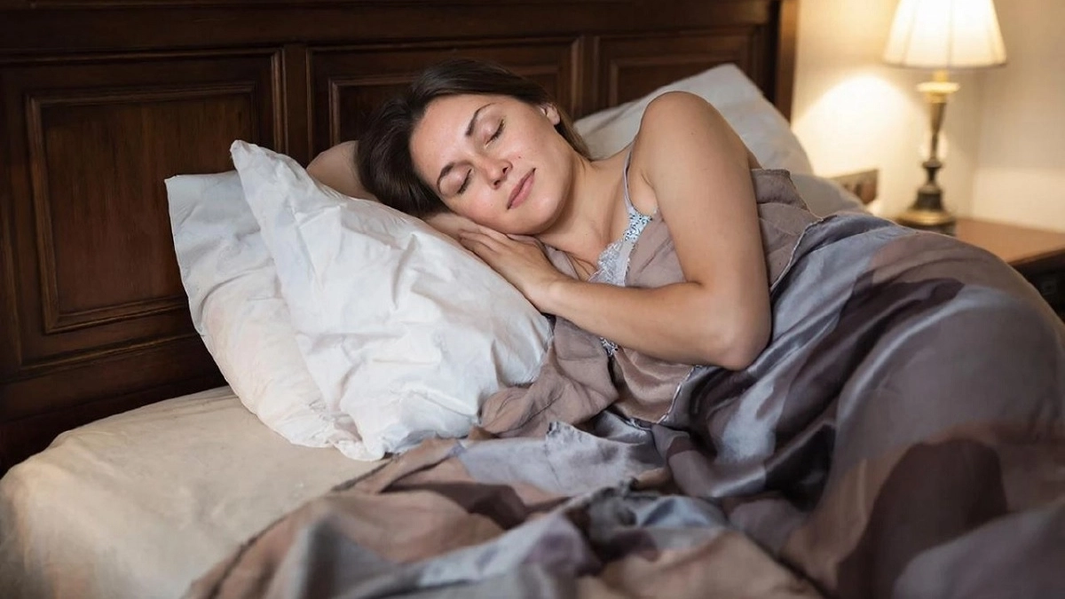 Один стакан перед сном - и наутро кожа сияет свежестью: простой лайфхак, который спасет от отеков и морщин