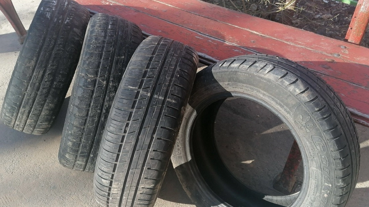 Старым шинам не место на свалке: нашел новый способ их применения - соседи обзавидовались