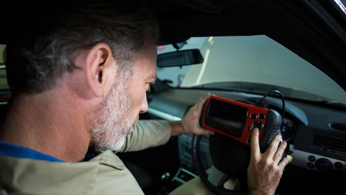 Не выезжайте без этого в 2026 году: 8 спасательных девайсов для машины, которые должны быть у каждого автомобилиста