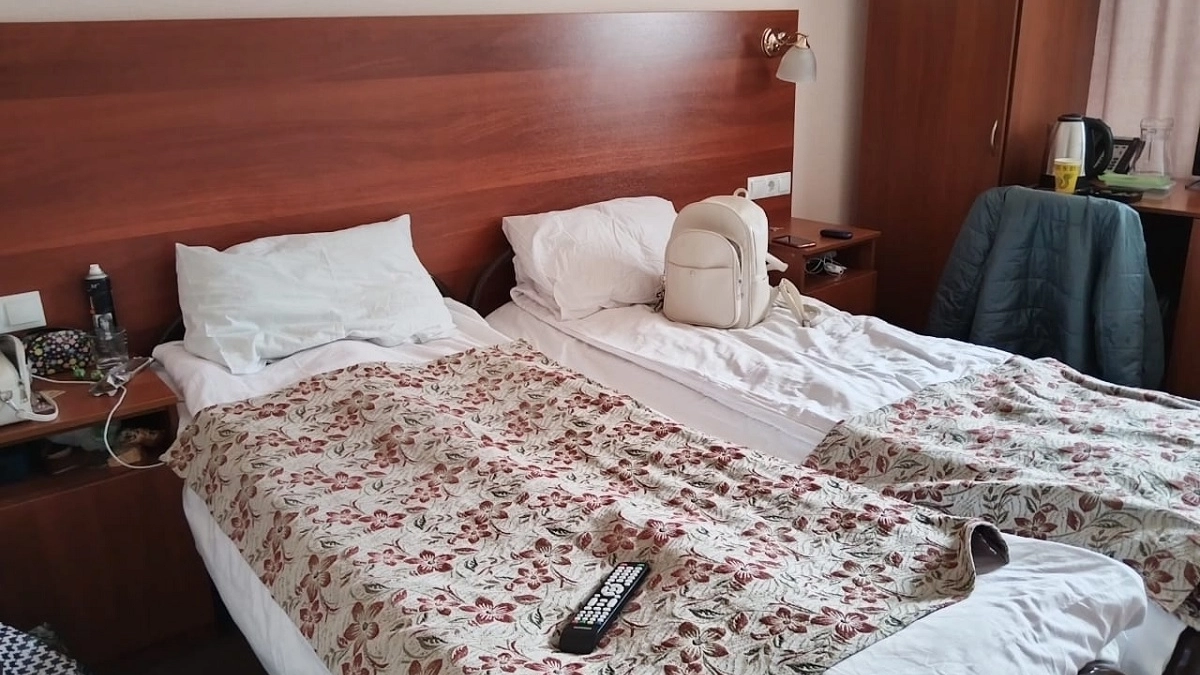 Грязная постель — причина болезней: как часто нужно менять постельное белье — ответ дерматолога