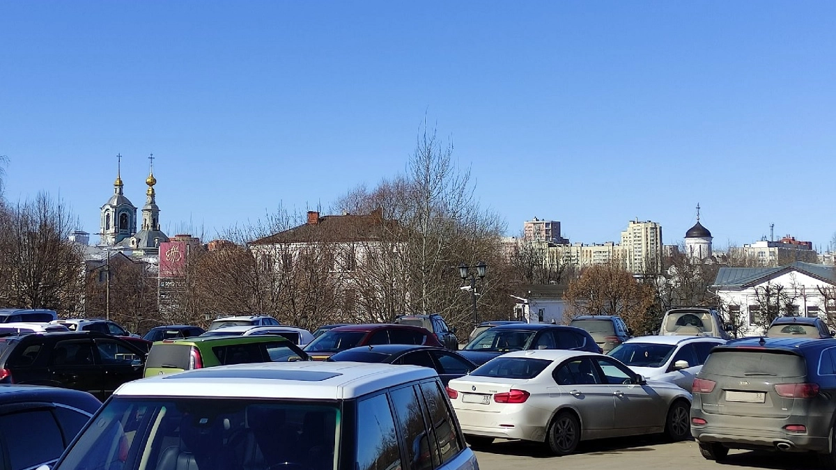 Может ли инспектор ГАИ требовать ваши права на парковке? Вот что говорит закон — запомните раз и навсегда все нюансы