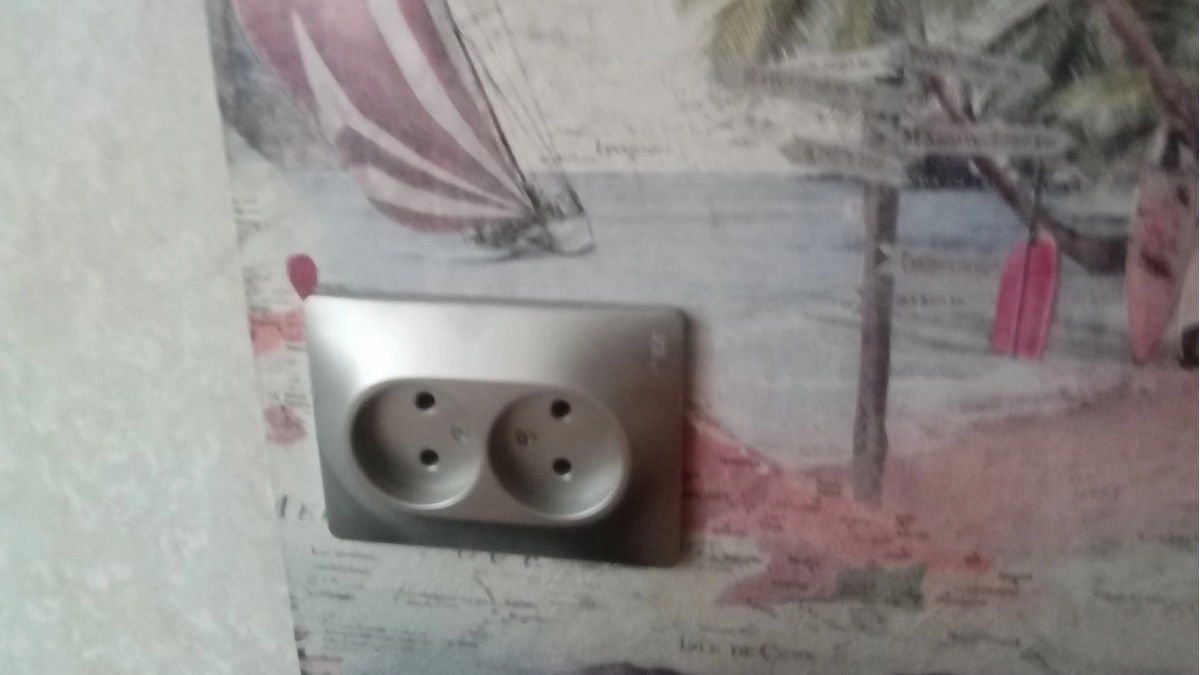 Как защититься от шумных соседей в 2026 году с помощью розеток и не только — советы бывалого строителя