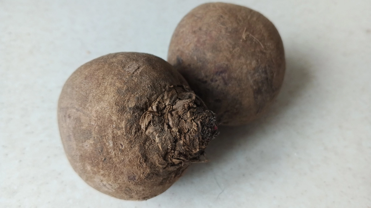 Научилась запекать свеклу правильно: варить больше не буду —  есть 3 хитрости для этого блюда