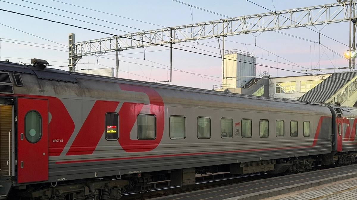 В 2026 году на море будем ездить с комфортом в "вагонах-великанах": РЖД запускает новинку