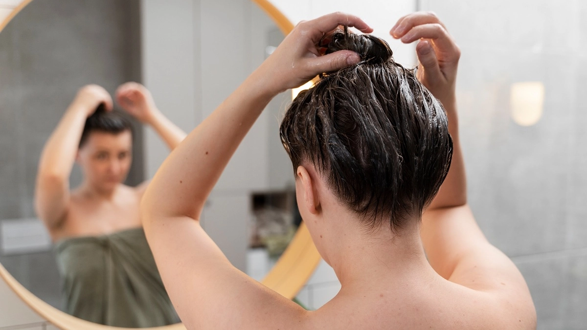 Когда лучше мыть голову: утром или вечером - эксперты поставили точку в наболевшем вопросе