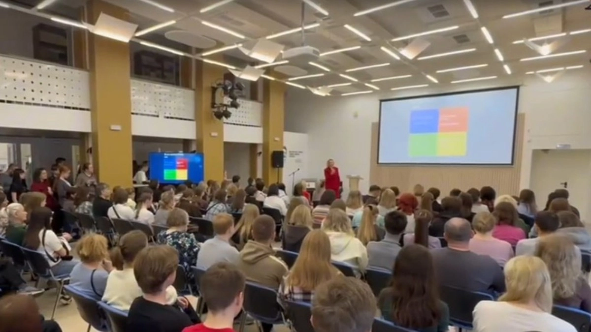 В Областной библиотеке юным владимирцам помогли определиться с выбором профессии