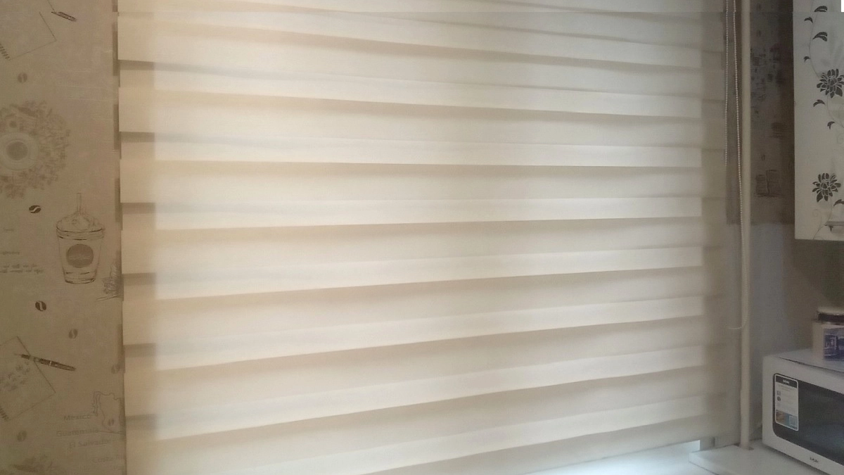 Обычные тюлевые занавески уже не в моде: все в 2026 году переходят на этот "дышащий" материал — 5 трендов на весну/лето-2026