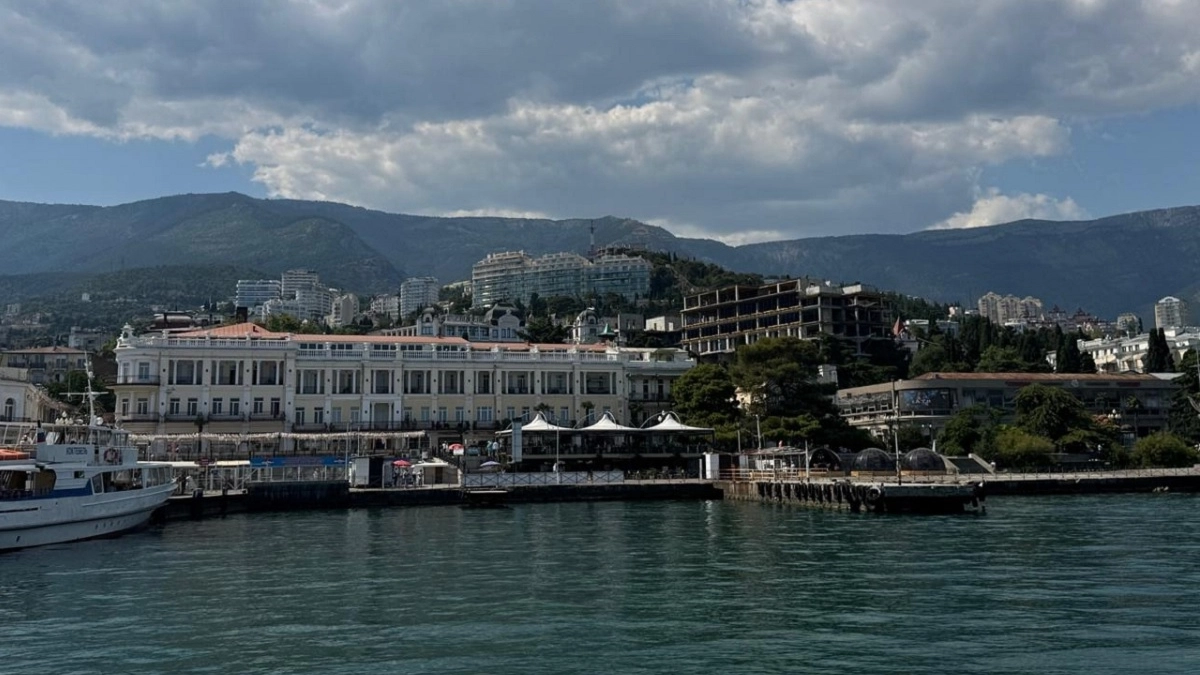 Вместо Сочи, Турции и Египта: найден райский курорт в России со смешными ценами