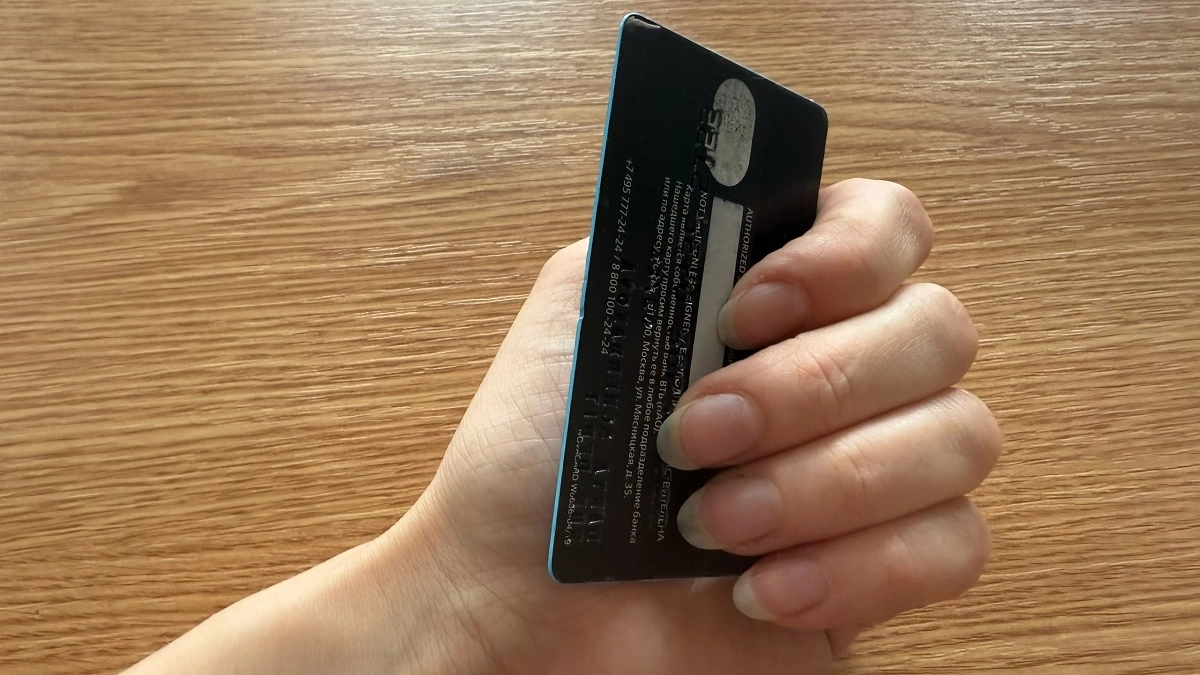 Россияне ринулись снимать деньги со вкладов: почему важно успеть до 1 мая