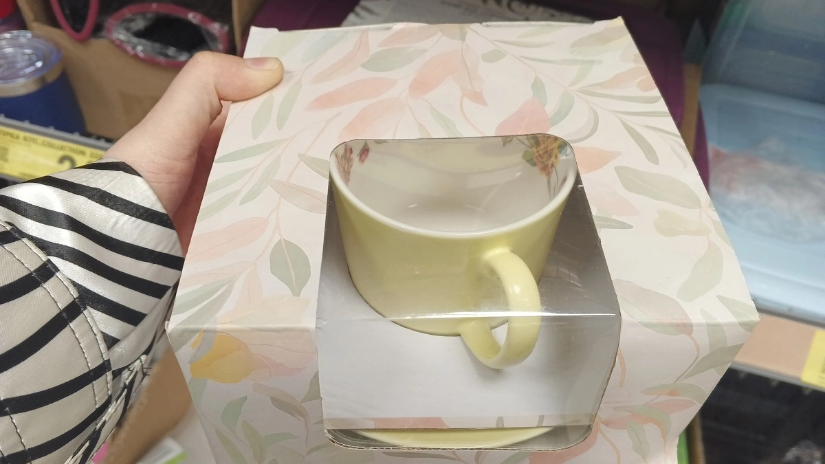 После работы по привычке зашла в "Чижик", и очень удачно: домой вернулась с элегантной находкой для кухни - уют и польза за копейки