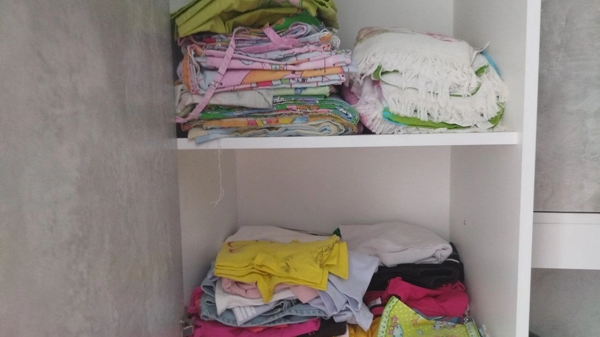 Хватит выкидывать блёклые футболки! 7 правил стирки и сушки для яркого цвета