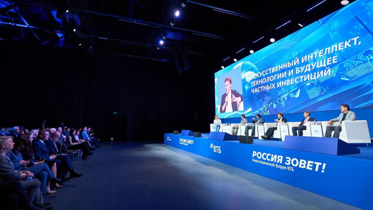 Кризис кризису рознь: о чем спорили экономисты на «РОССИИ ЗОВЕТ!»