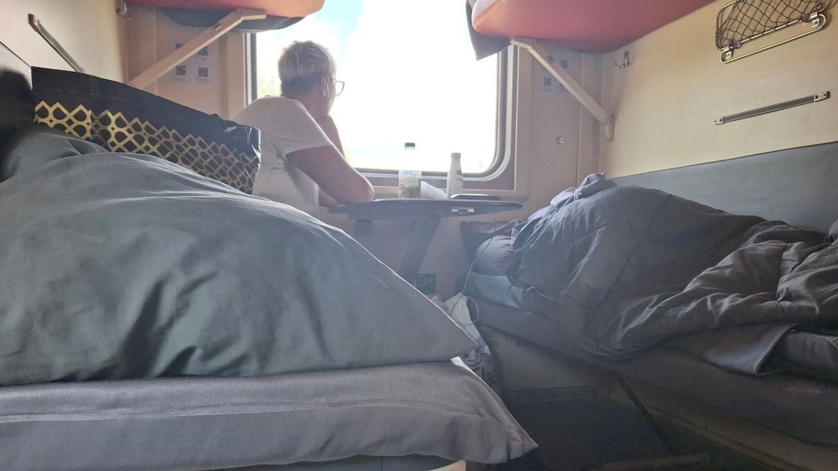 "Сдаем белье": законно ли такое требование проводника РЖД - запомните на случай споров в вагоне