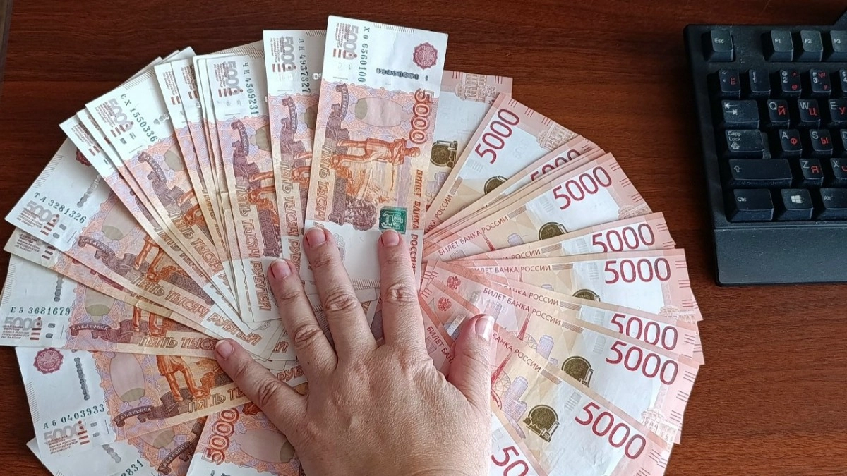 Трое жителей соседних областей похитили из банков 33-го региона более 5 миллионов рублей