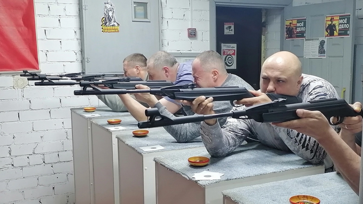 Наследники «Ворошиловских стрелков» в Меленках показали свою меткость