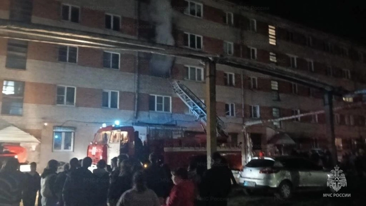 В Судогде сотрудники МЧС спасли из пожара в многоквартирном доме 7 человек