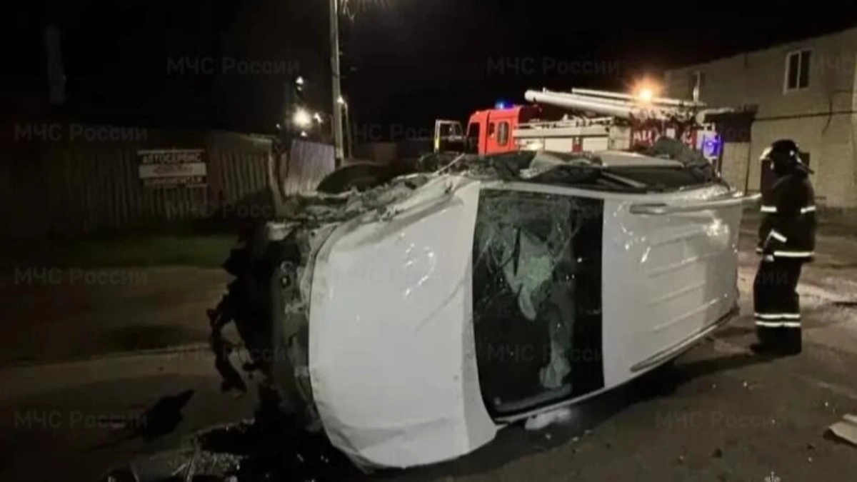В Покрове спасатели вызволили человека из искореженного авто после ДТП
