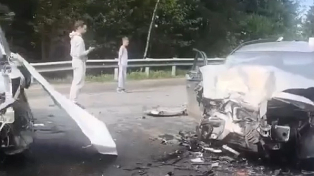 В Камешковском районе двух водителей увезли в больницу после ДТП