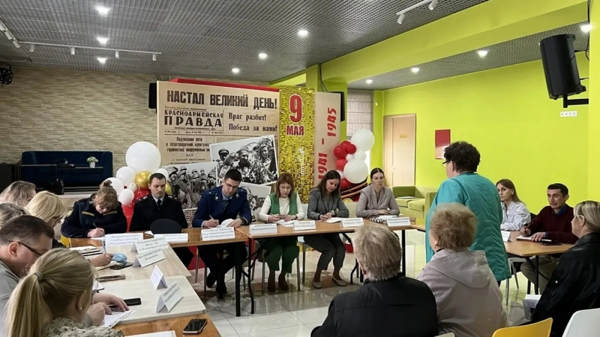 Жители Ковровского округа пожаловались на стихийную парковку микроавтобусов