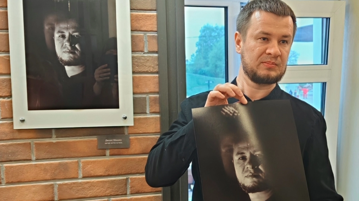 Во Владимирском ОДРИ открылась выставка портретов его посетителей