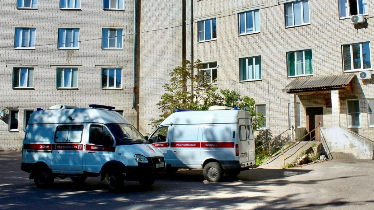 Врачи областной больницы будут выезжать в районы 33-го региона до августа