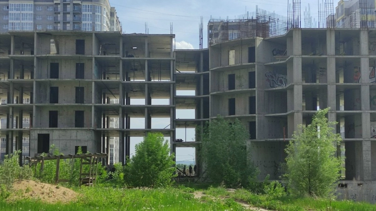 Недострой ЖК «Дуброва Парк-2» во Владимире огородят от детей