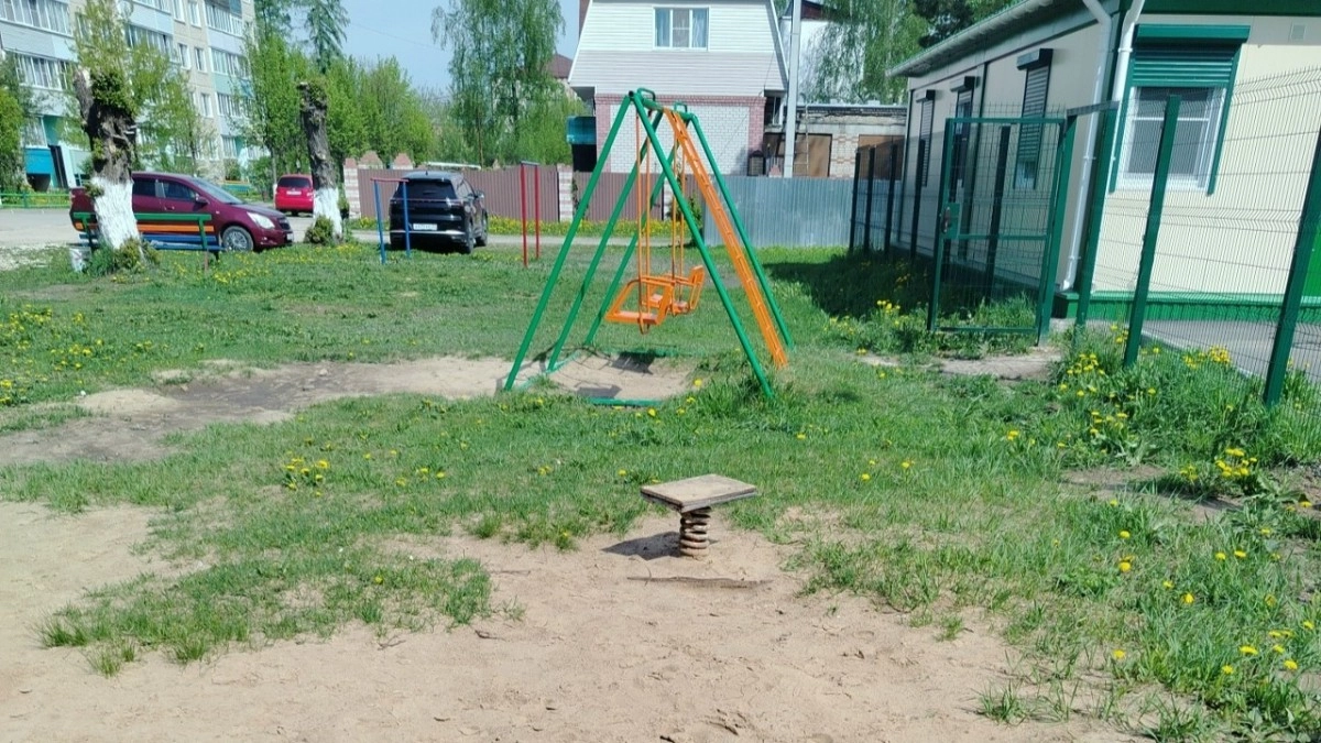 В Камешковском округе прокуратура нашла опасные детские площадки
