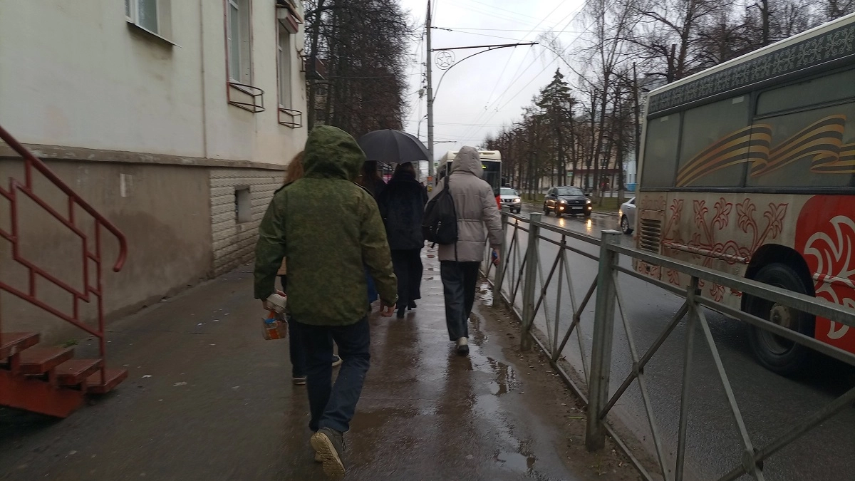 Водолей, не бросай начатое! Гороскоп на июнь с советом по дому, работе и финансам
