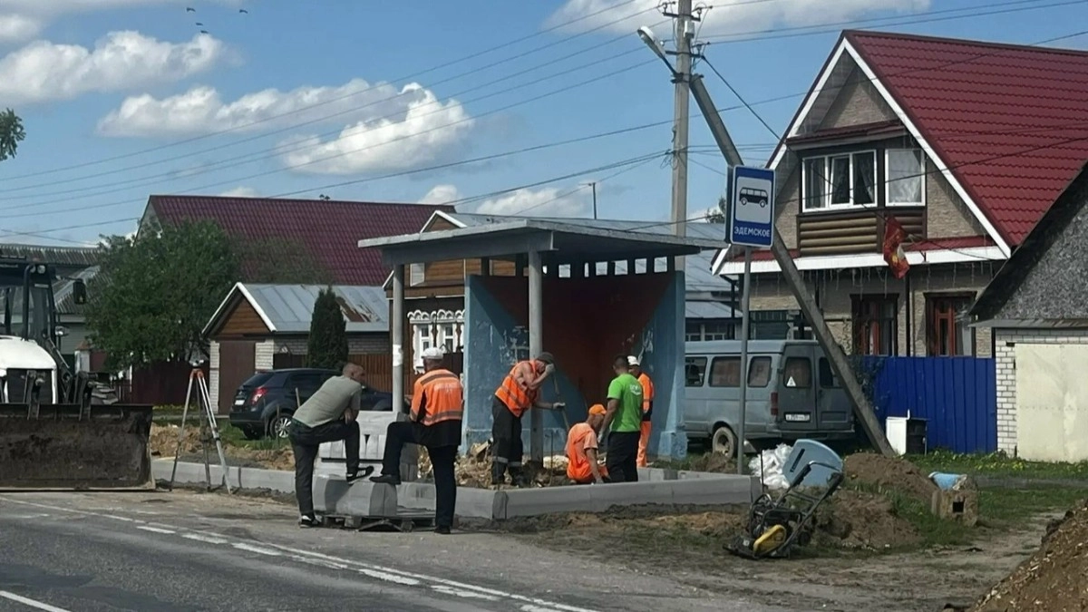 На региональных дорогах 33-го региона установят 70 новых автопавильонов в 2026 году
