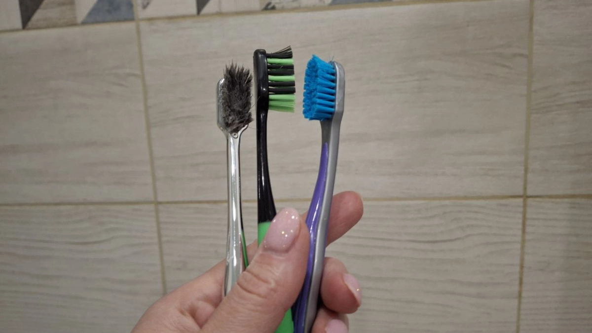 Скупаю дешевые зубные щетки упаковками, но не для чистки зубов: как применяю дома и на даче - 10 идей на все случаи жизни
