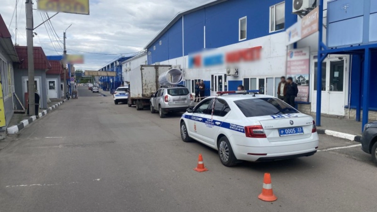 Рядом с ТК «Тандем» во Владимире произошло ДТП с летальным исходом