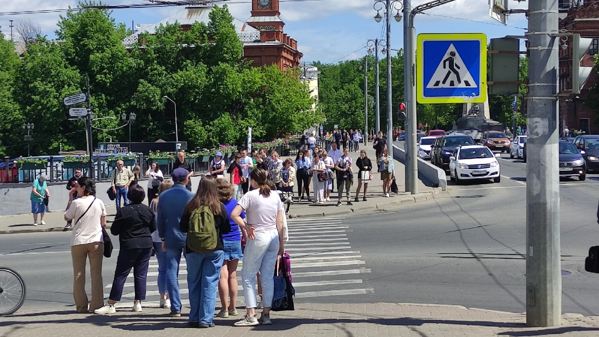 Обязан ли водитель дожидаться, пока пешеход полностью перейдёт зебру: Верховный суд дал окончательный ответ