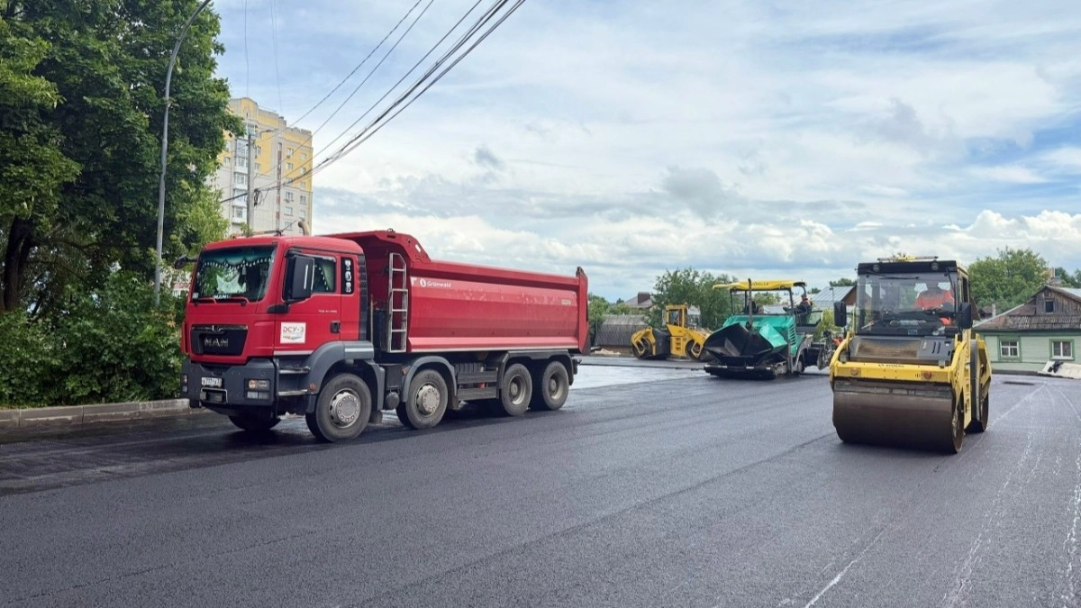 Во Владимире завершается асфальтирование улицы Пушкарской