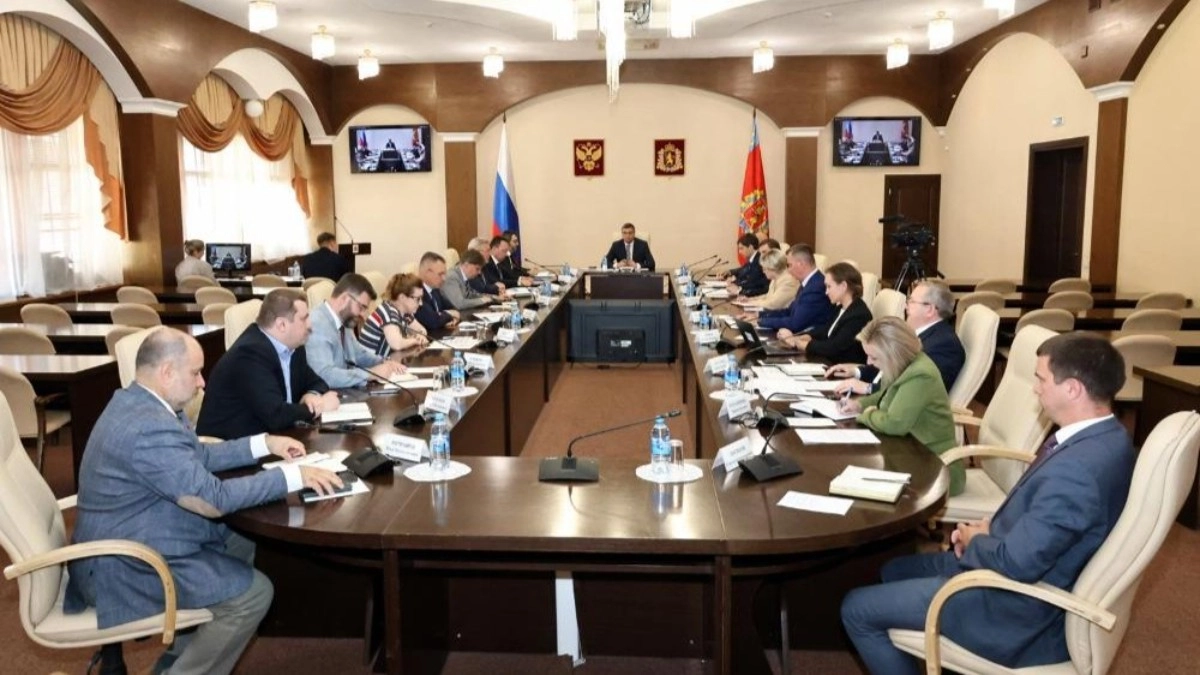 Рост цен на бензин стал ключевой темой оперативного совещания в Правительстве Владимирской области 