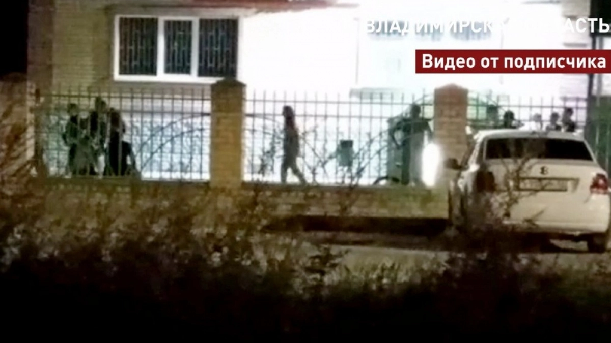 Жители Гусь-Хрустального пожаловались в ОНФ на непотребства местной «наливайки»