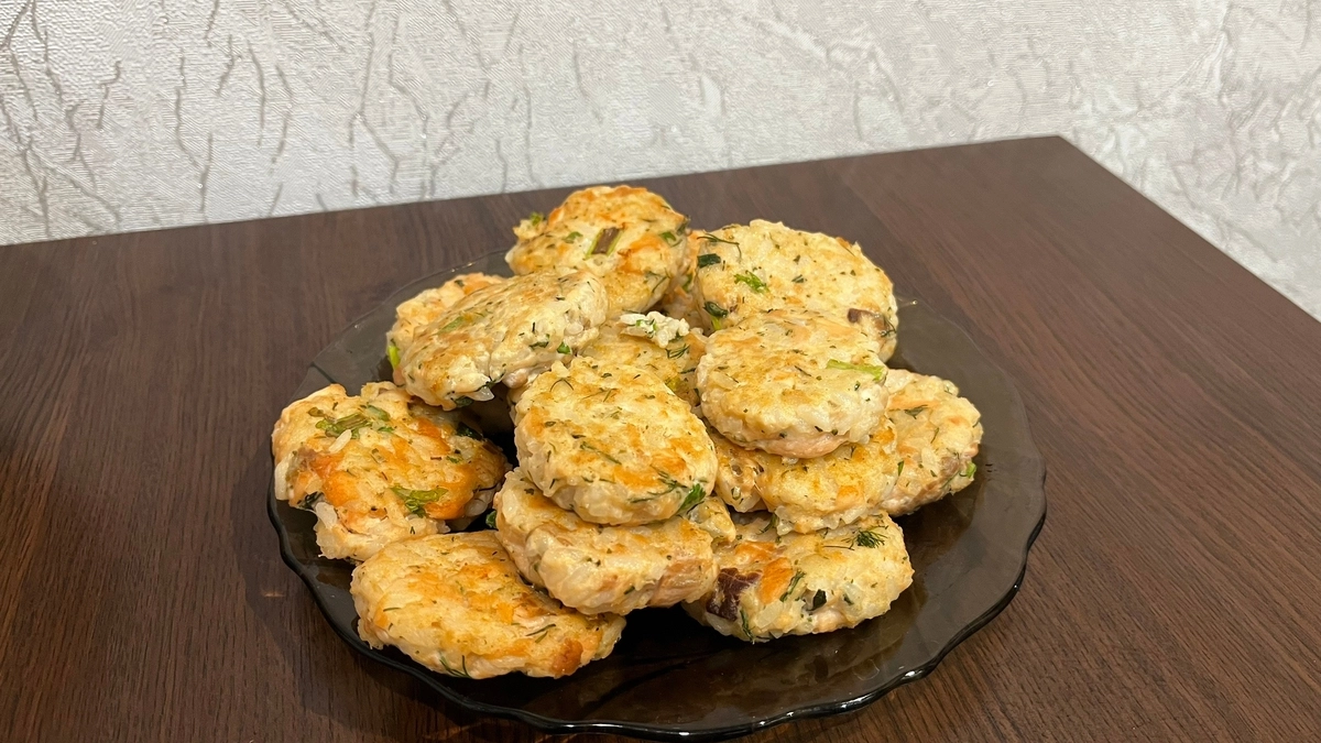 Всей семьей подсели на эту вкуснятину: лучший рецепт котлет из куриной грудки - нежные и сочные, а готовятся всего 30 минут