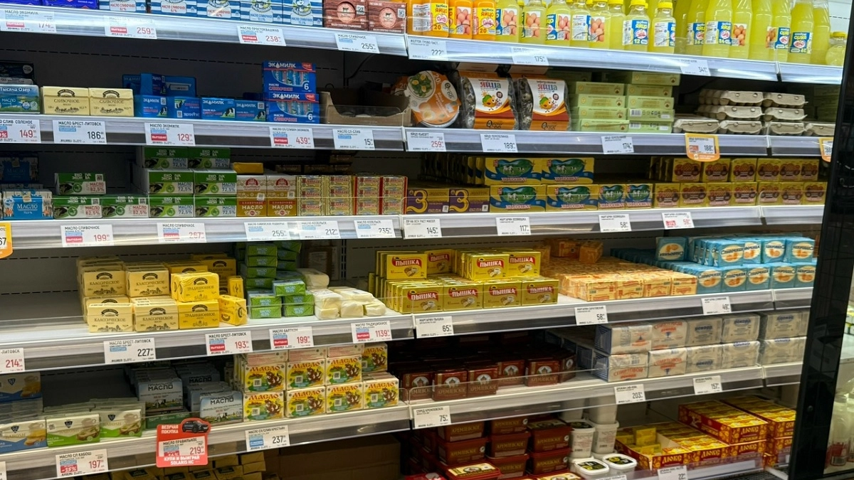 Шеф-повар разъяснил, чем различаются сливочные масла 72,5% и 82,5% — и какое следует смело брать