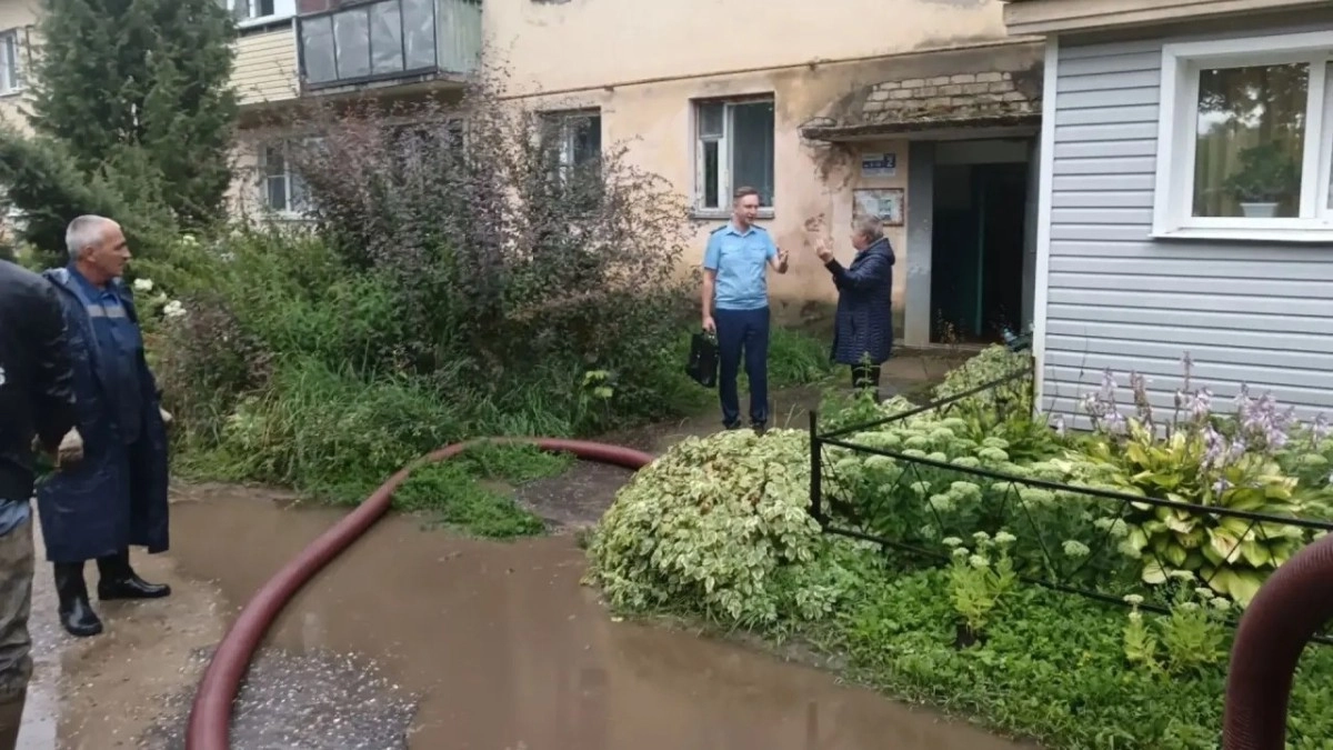 В Муроме затопило две улицы из-за поломки на канализационной станции